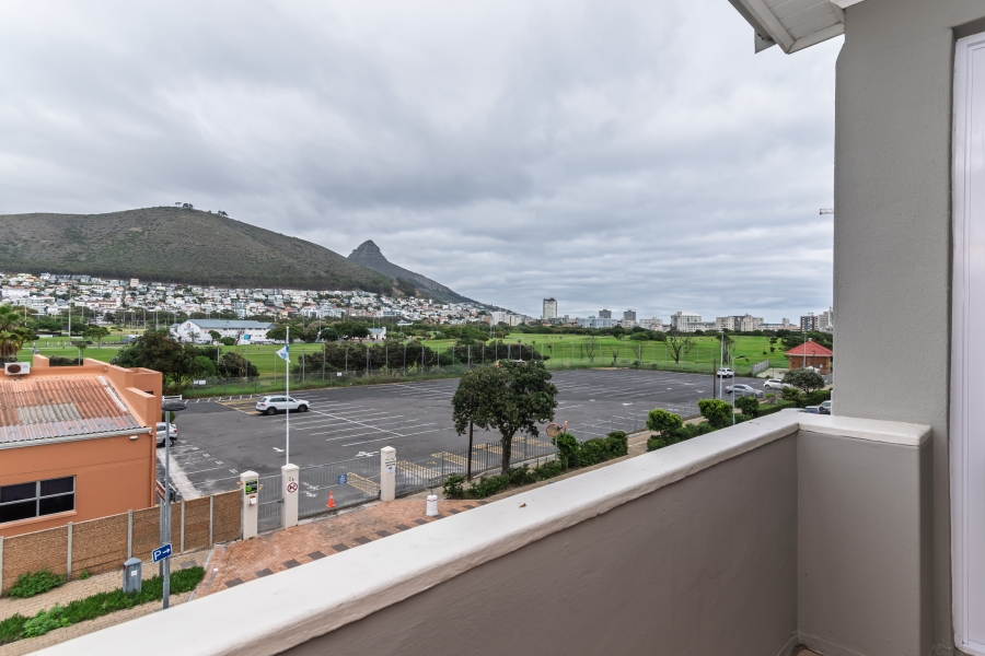 To Let 2 Bedroom Property for Rent in Mouille Point Western Cape